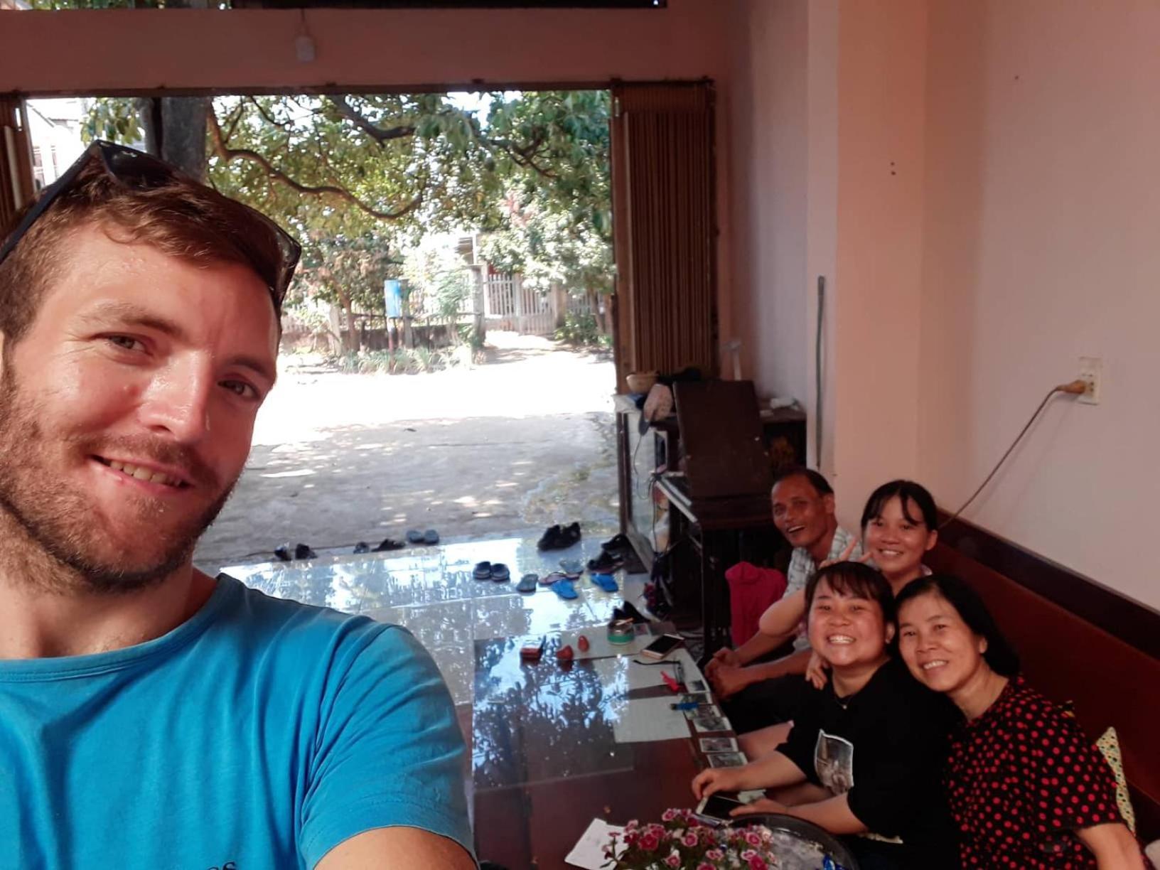 Happy Homestay Буонметхуот Экстерьер фото